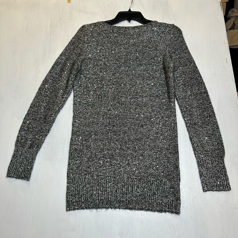 White House Black Market XS Grey Sequin V-Neck Long Sleeve Tunic Sweater NWT
